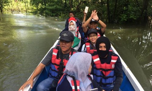 Kegiatan Survei Penelitian Usaha Budidaya Rumput Laut di Melahing